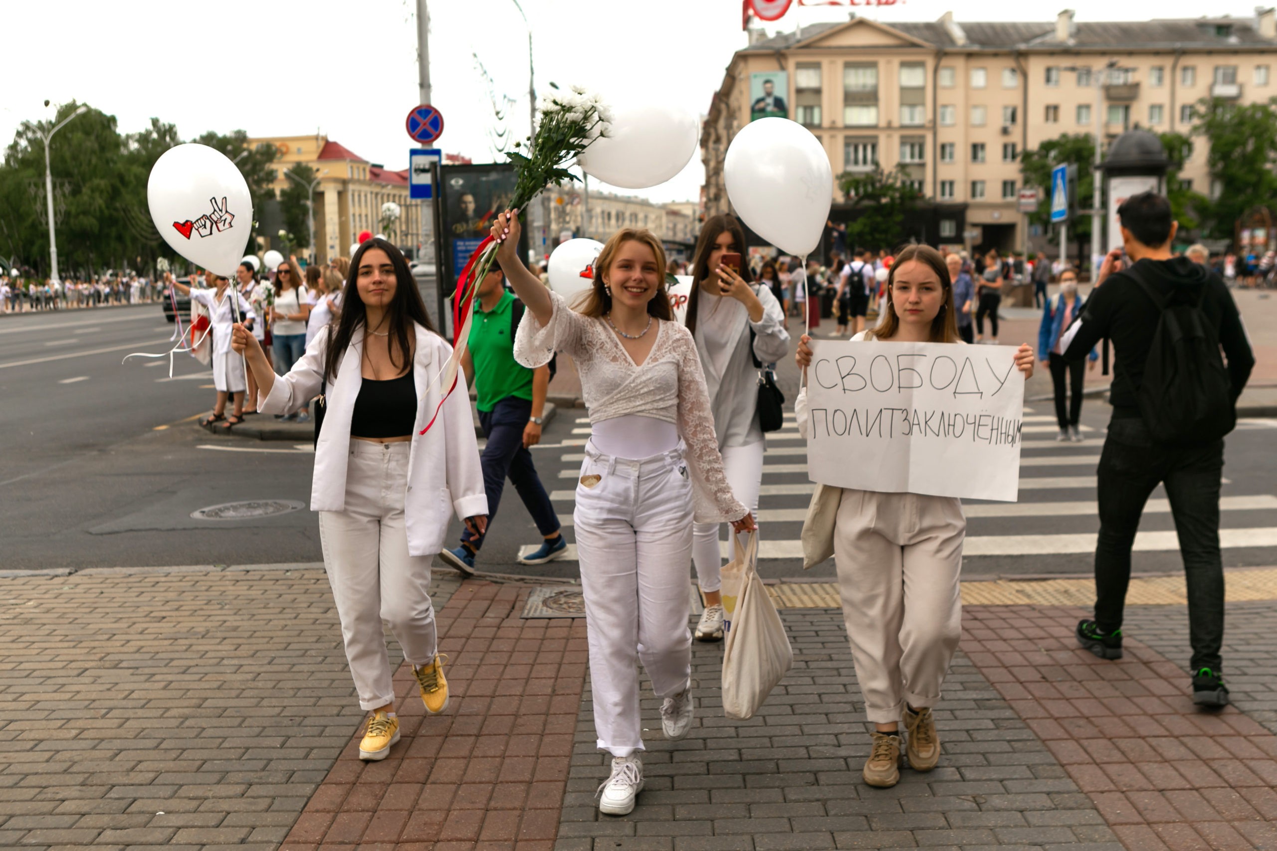 Belarus protests: the role of women and young people