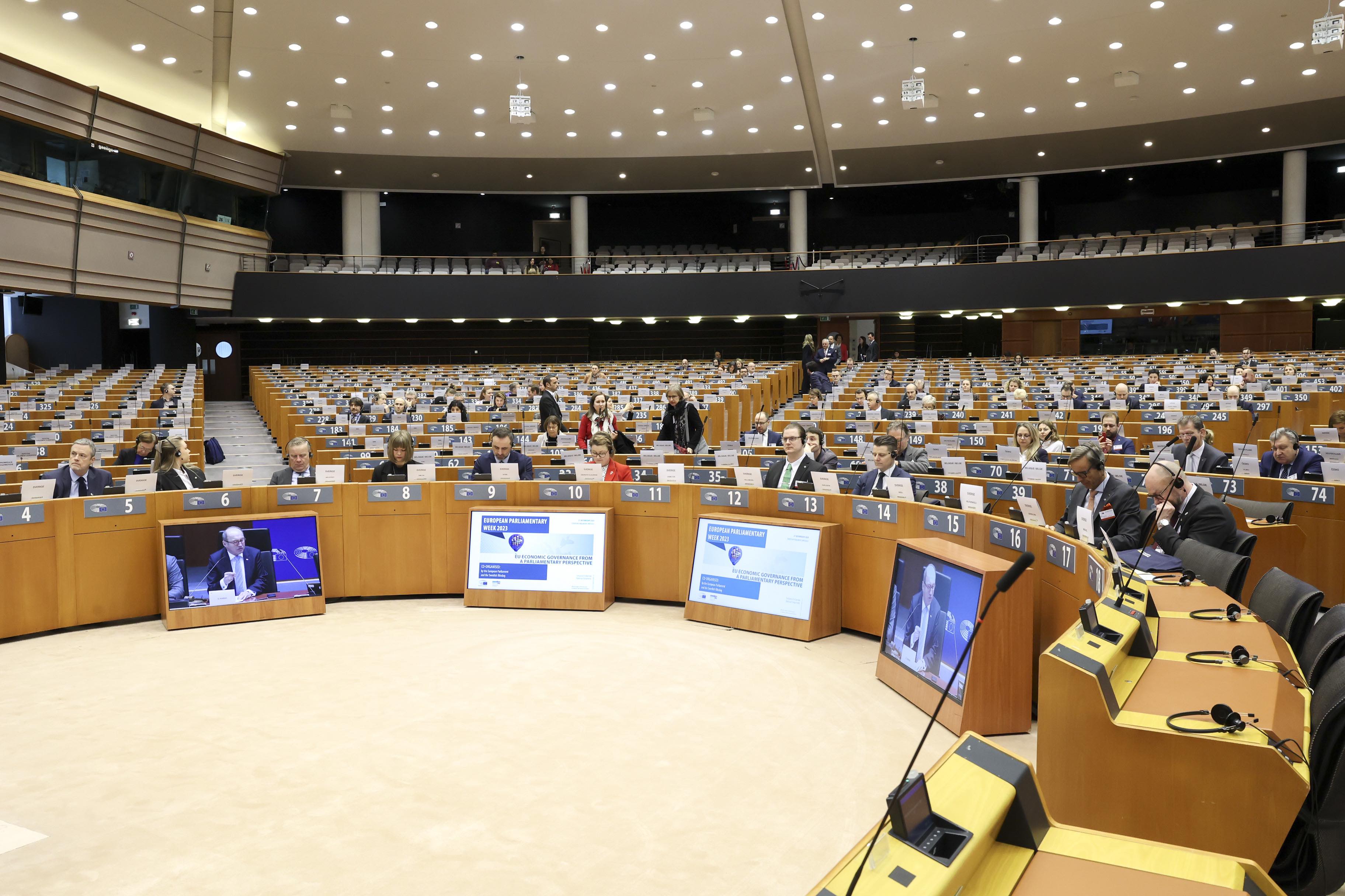 Daring more democracy!