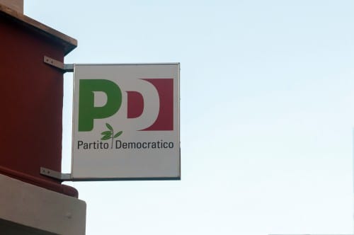 Italian stable instability: Fighting the waves