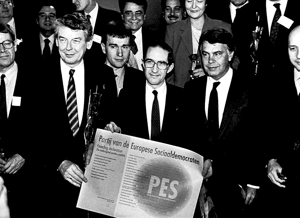 Time for grand narratives, not for footnotes