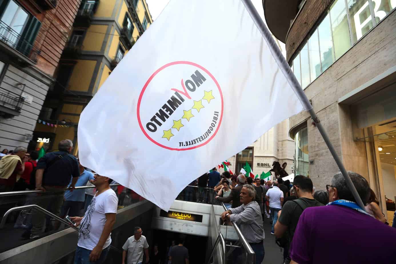 Italy: a “government of change” to step aside from its international role?