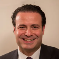 Özgür Ünlühisarcıklı